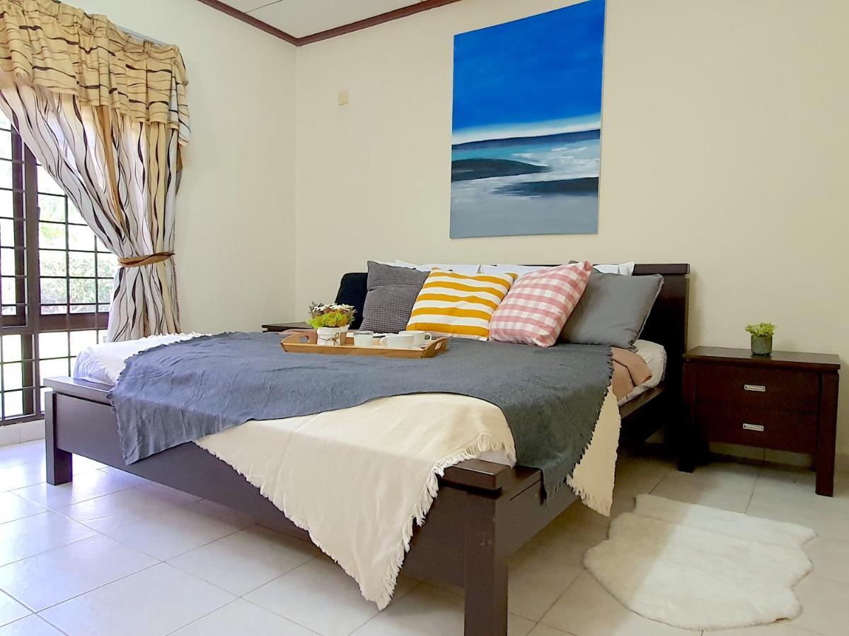 Melaka Afamosa Villa With Private Pool For 10 Pax Alor Gajah Luaran gambar