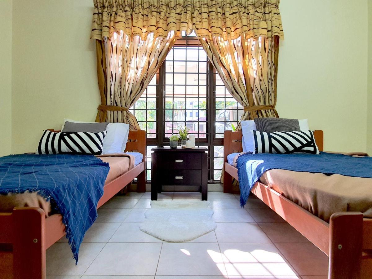 Melaka Afamosa Villa With Private Pool For 10 Pax Alor Gajah Luaran gambar